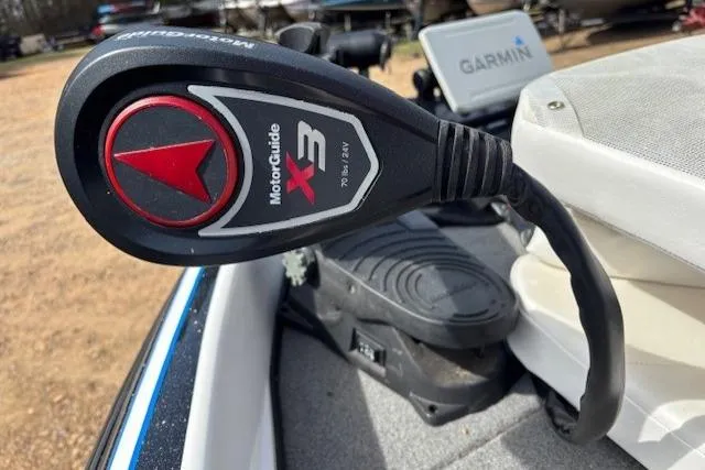 Slide: The Image of Close-up of MotorGuide X3 control on 2022 Nitro Z19 Sport boat. - 18