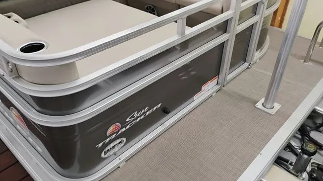 Slide: The Image of Sun Tracker Party Barge 22 RF XP3 2025 - 25