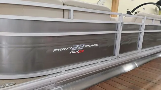 Slide: The Image of Sun Tracker Party Barge 22 RF XP3 2025 - 3