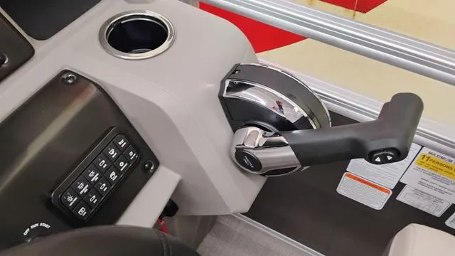 Slide: The Image of Sun Tracker Party Barge 22 RF XP3 2025 - 34