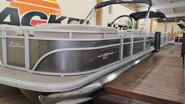 Slide: The Image of Sun Tracker Party Barge 22 RF XP3 2025 - 50