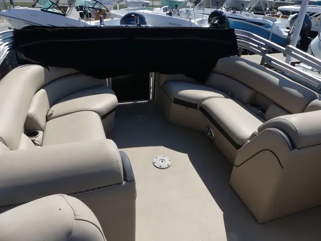 Slide: The Image of Berkshire CTS Series 211RFX 2015 - 12