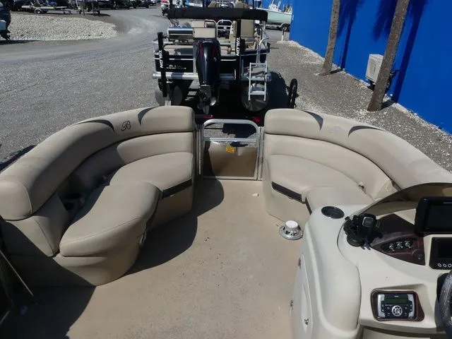 Slide: The Image of Berkshire CTS Series 211RFX 2015 - 16