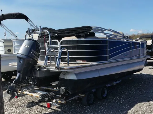 Slide: The Image of Berkshire CTS Series 211RFX 2015 - 4