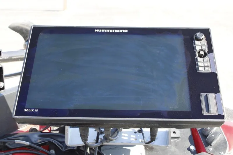 Slide: The Image of Humminbird Solix 15 fish finder on 2022 Skeeter ZXR21 boat dashboard. - 18