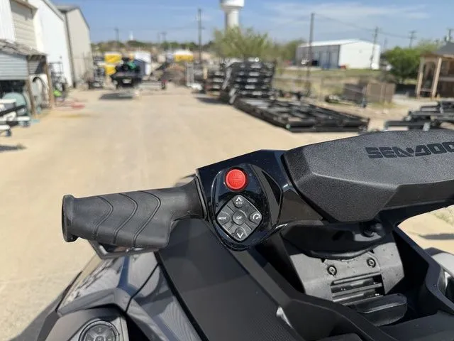 Slide: The Image of Sea-Doo GTX 170 2026 - 12