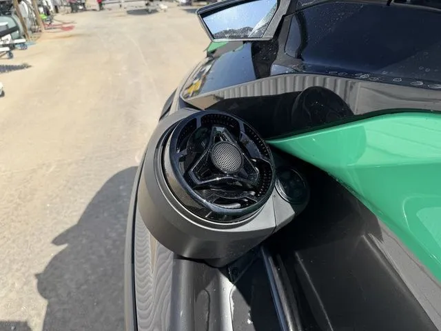 Slide: The Image of Sea-Doo GTI SE 170 2026 - 11