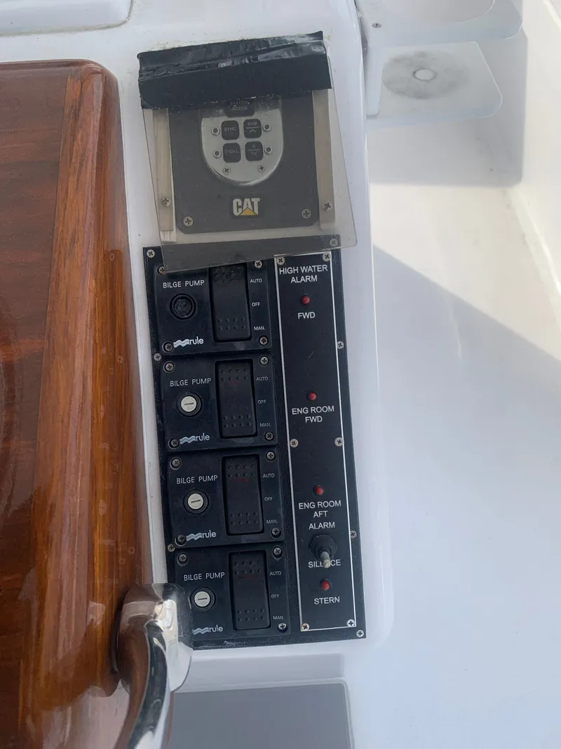 Slide: The Image of Custom Carolina Terry Guthrie Sportfish 2000 on open sea. - 10