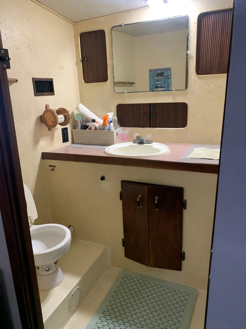 Slide: The Image of Interior of Custom Carolina Terry Guthrie Sportfish 2000 yacht. - 22