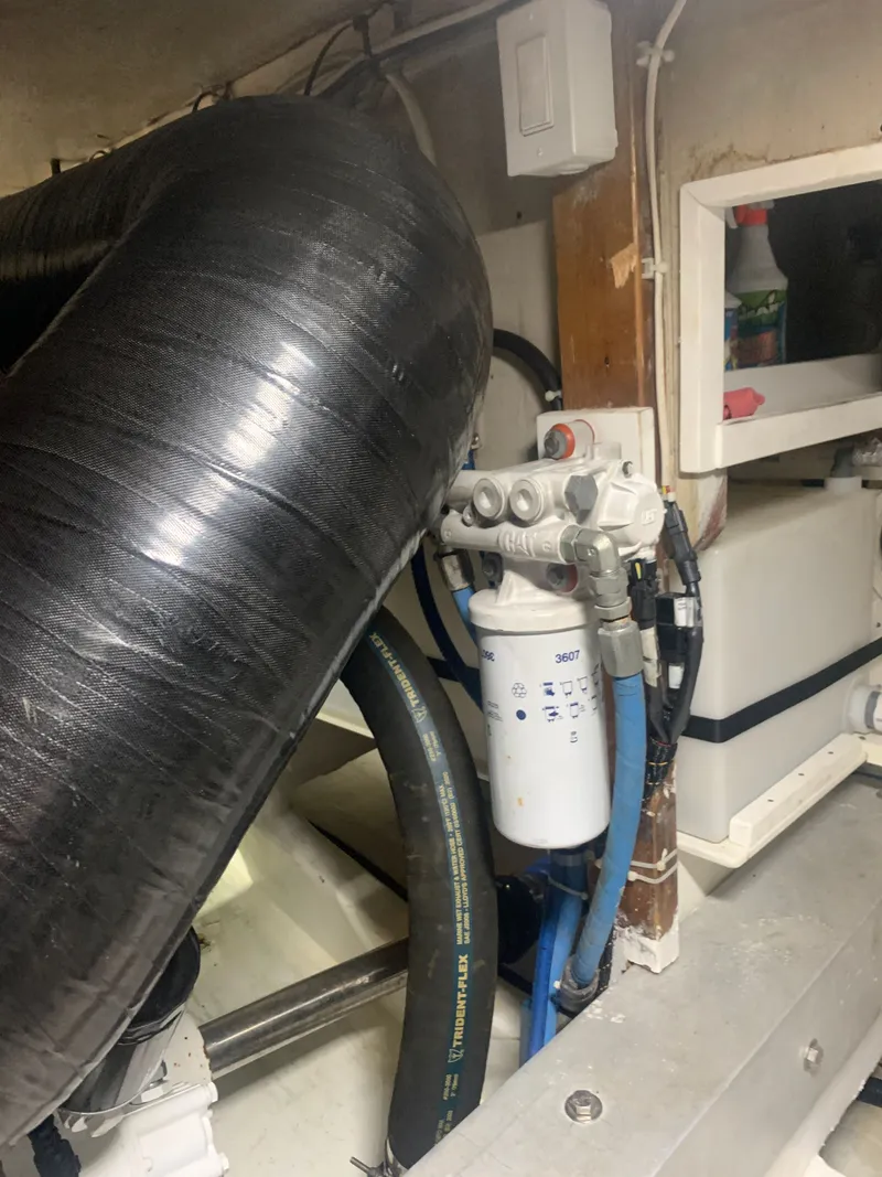 Slide: The Image of Engine room of Custom Carolina Terry Guthrie Sportfish 2000. - 31