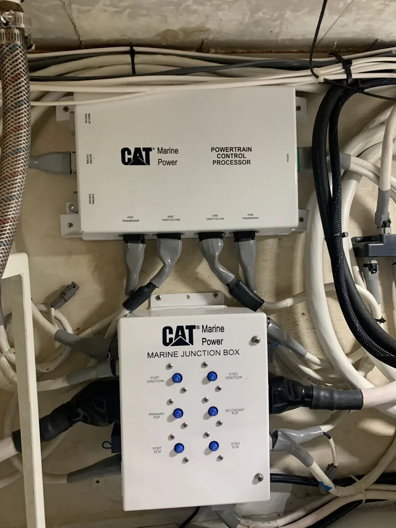 Slide: The Image of Electrical panel on Custom Carolina Terry Guthrie Sportfish 2000. - 38