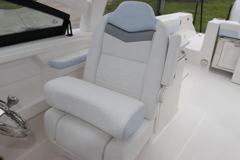 Slide: The Image of Charger on Robalo R257 Dual Console 2026 boat. - 27