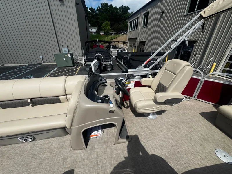 Slide: The Image of Tracker Party Barge 20 DLX 2023 - 16