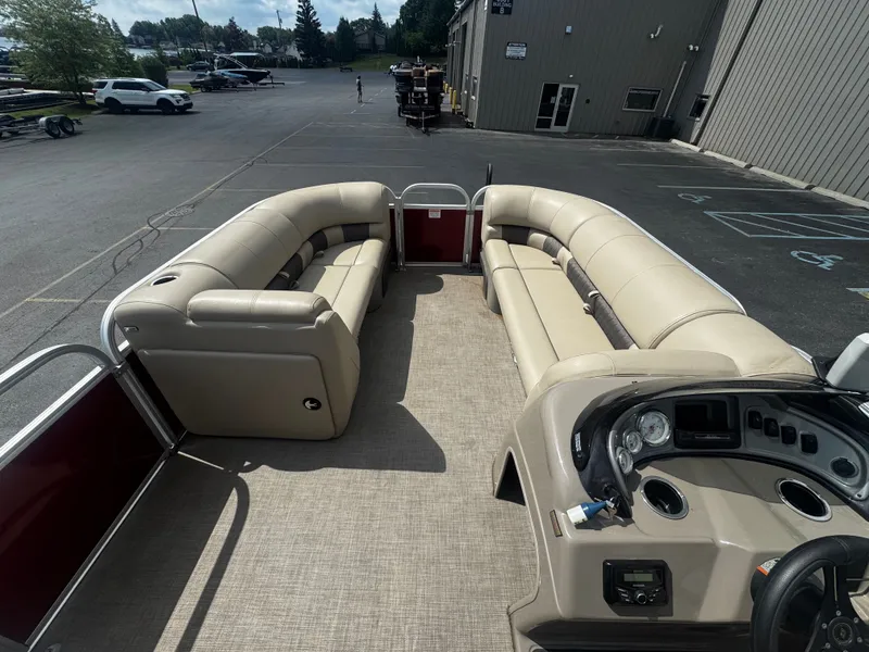 Slide: The Image of Tracker Party Barge 20 DLX 2023 - 18