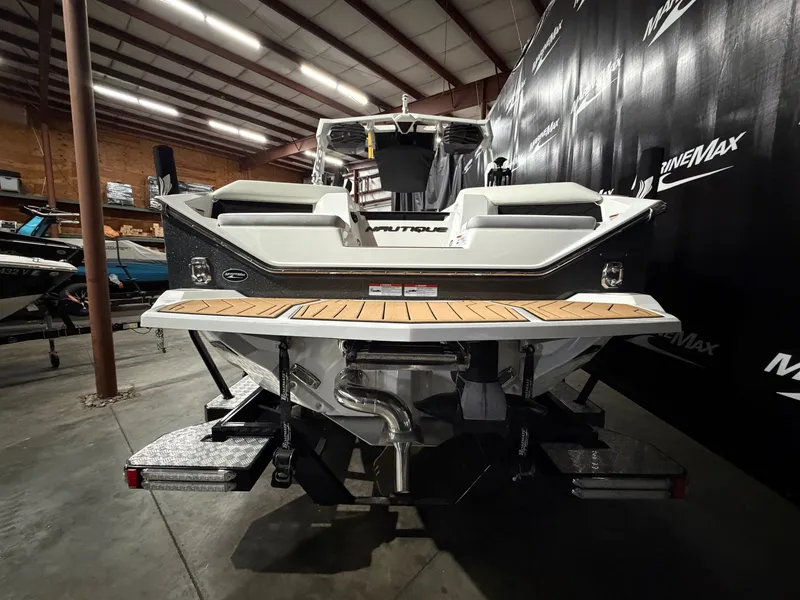Slide: The Image of Nautique Super Air Nautique S25 2023 - 10