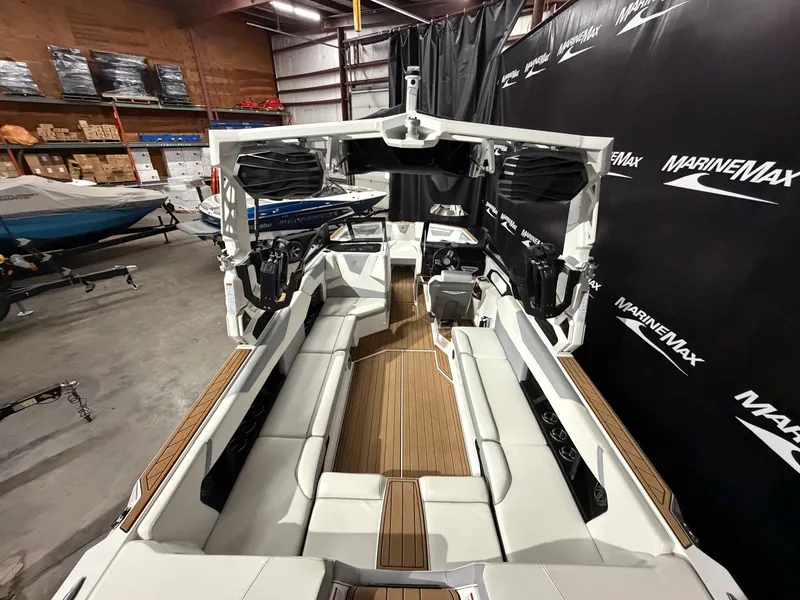 Slide: The Image of Nautique Super Air Nautique S25 2023 - 15