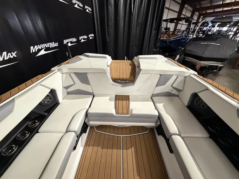 Slide: The Image of Nautique Super Air Nautique S25 2023 - 18