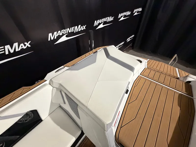Slide: The Image of Nautique Super Air Nautique S25 2023 - 19