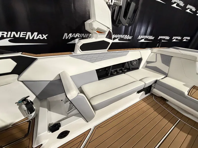 Slide: The Image of Nautique Super Air Nautique S25 2023 - 31