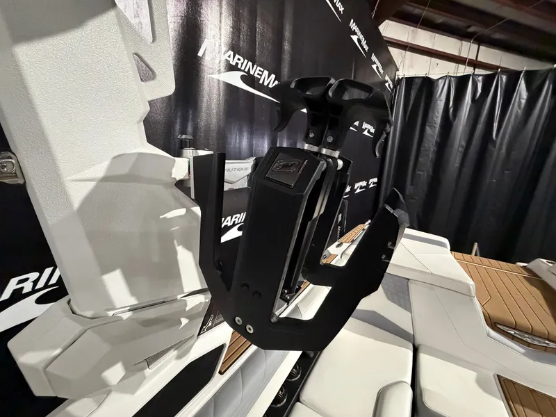 Slide: The Image of Nautique Super Air Nautique S25 2023 - 37