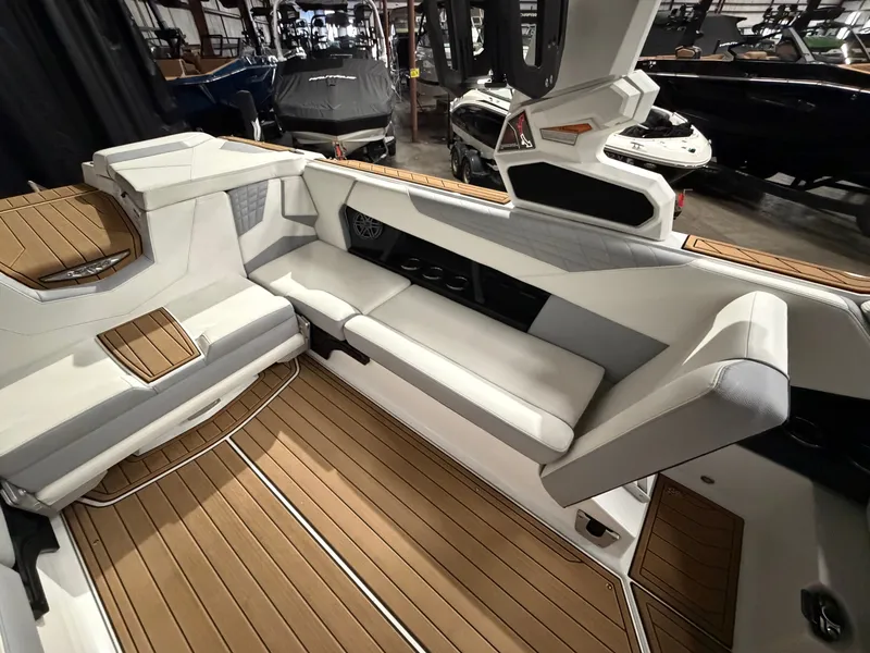 Slide: The Image of Nautique Super Air Nautique S25 2023 - 39