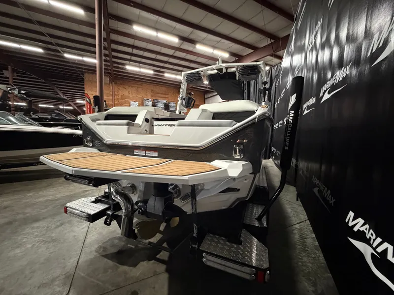 Slide: The Image of Nautique Super Air Nautique S25 2023 - 8