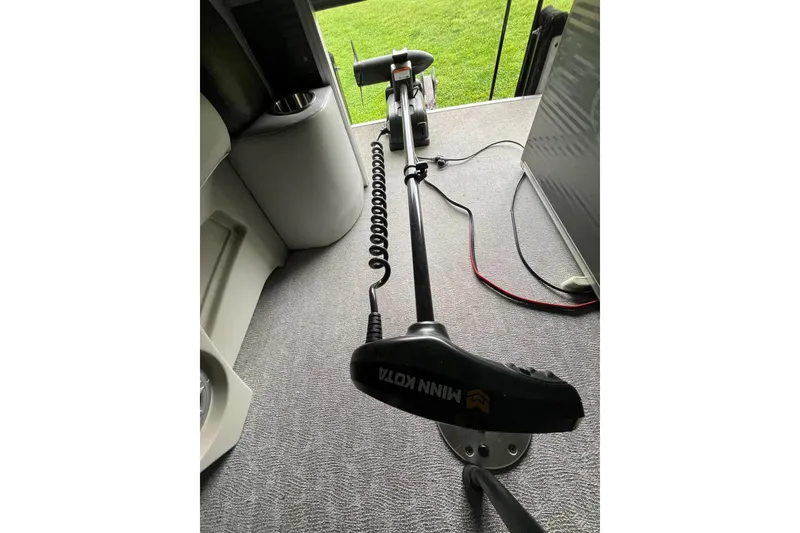 Slide: The Image of 2020 Tahoe Pontoon Sport Cruise Rear Bench with Minn Kota trolling motor. - 14