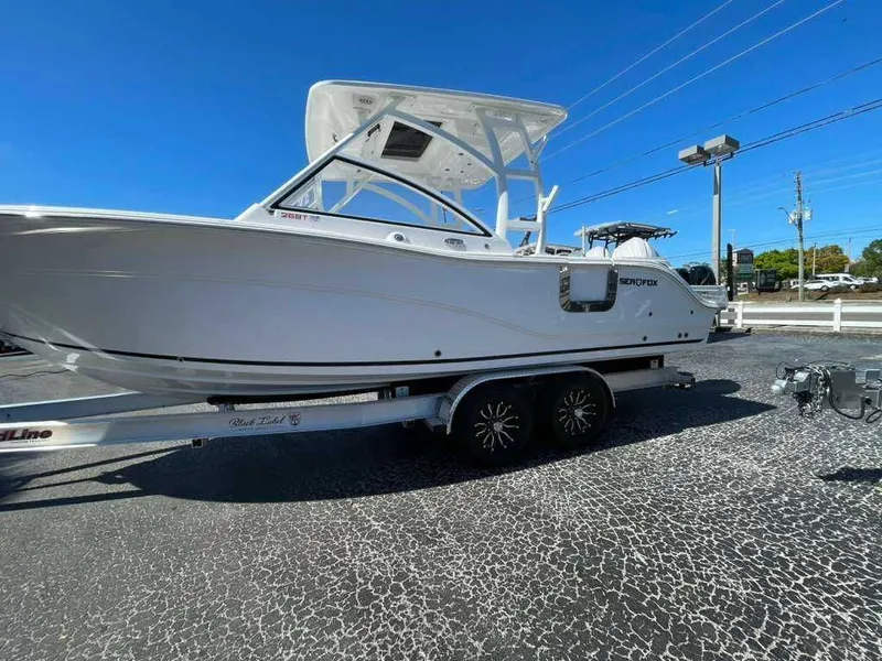 Slide: The Image of Sea Fox 268 Traveler 2026 - 2