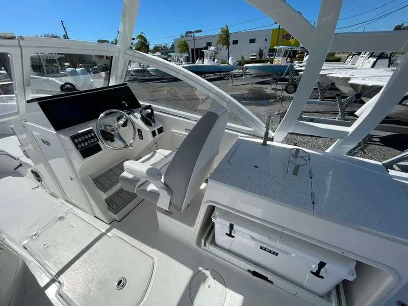 Slide: The Image of Sea Fox 268 Traveler 2026 - 5