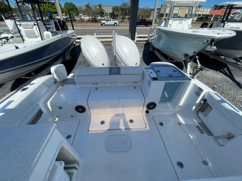 Slide: The Image of Sea Fox 268 Traveler 2026 - 8