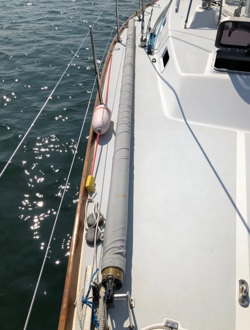 Slide: The Image of 1997 J Boats J/42 sailboat deck view with rigging. - 29