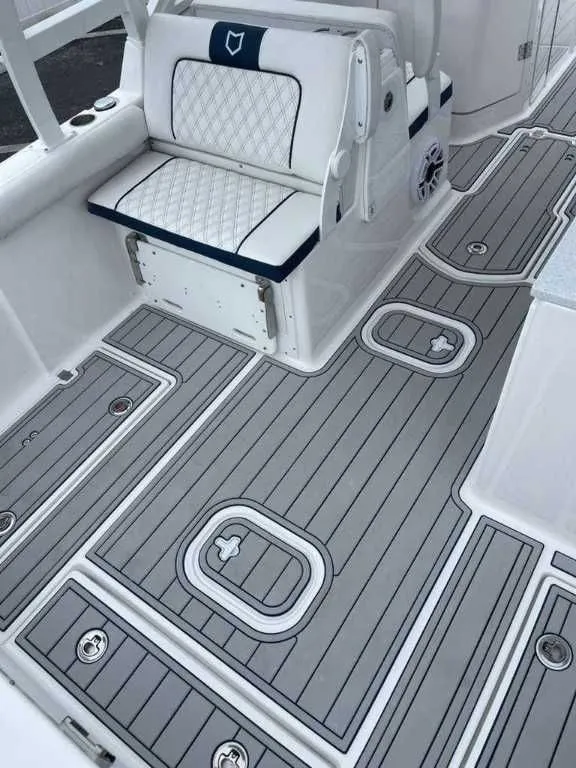 Slide: The Image of Sea Fox 288 Traveler 2026 - 14