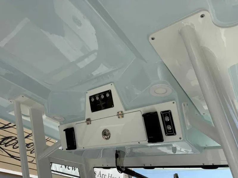 Slide: The Image of Sea Fox 328 Commander 2026 - 18