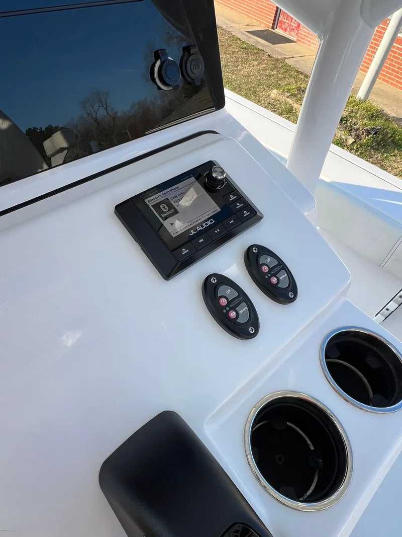 Slide: The Image of Sportsman Masters 267OE Bay Boat 2020 - 28