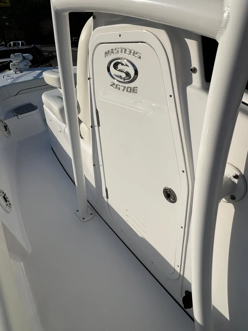 Slide: The Image of Two luxurious seats on a Sportsman Masters 267OE Bay Boat. - 37