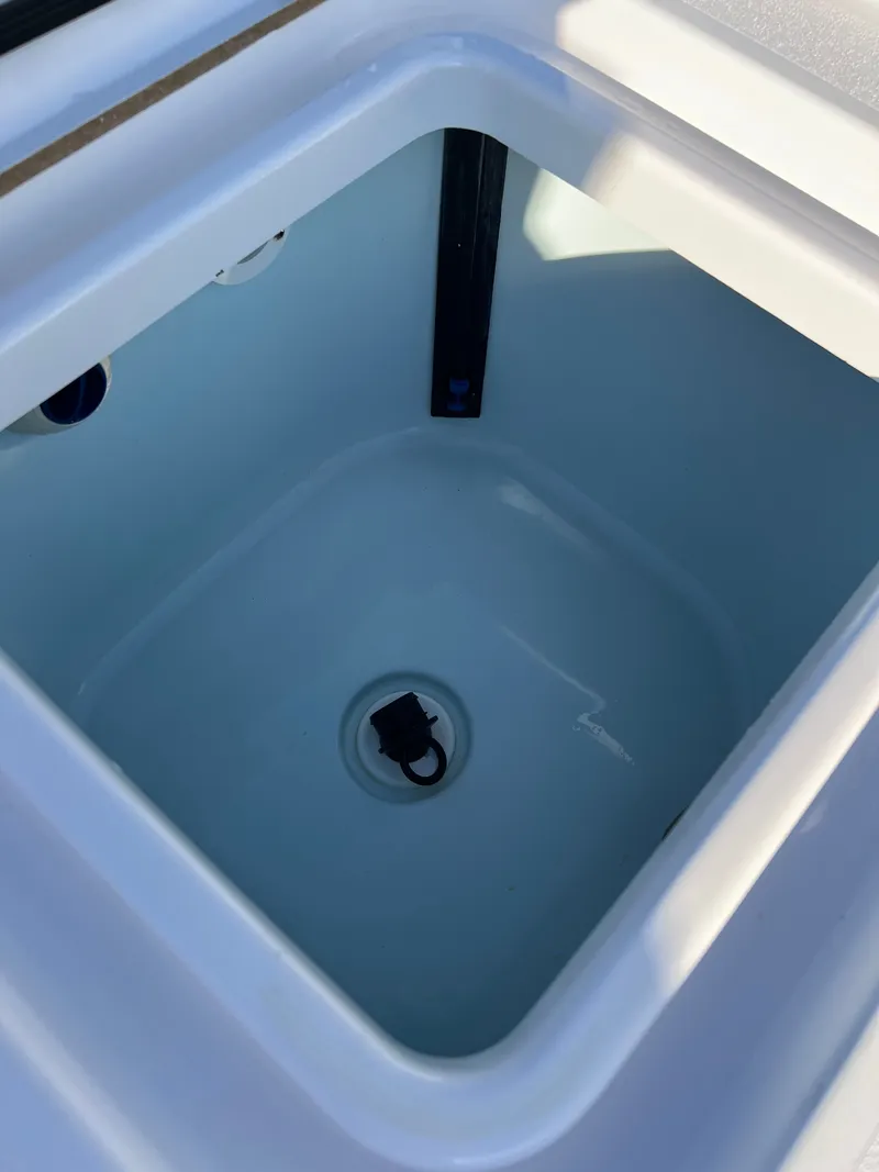 Slide: The Image of Sportsman Masters 267OE Bay Boat 2020 - 60