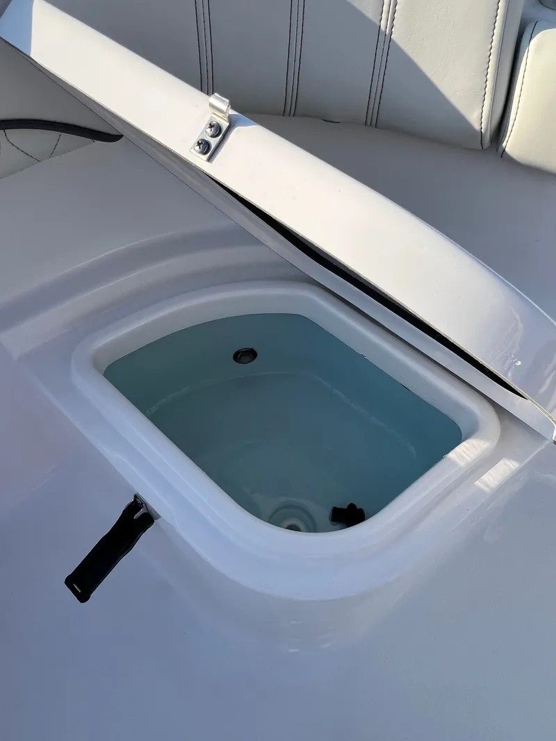 Slide: The Image of Sportsman Masters 267OE Bay Boat 2020 - 65