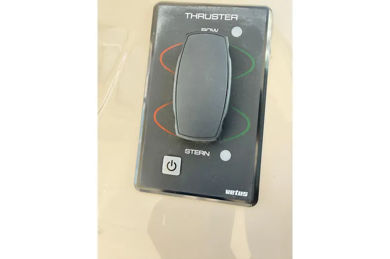 Slide: The Image of Control panel for thruster on 2008 Sea Ray 40 Sundancer boat. - 21