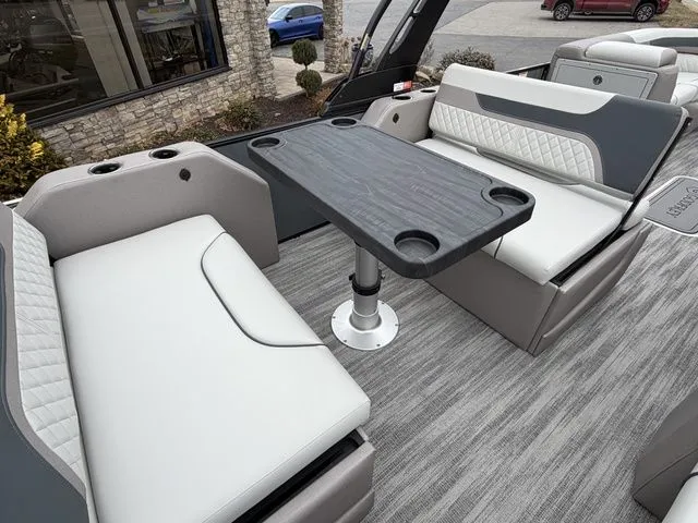 Slide: The Image of Godfrey SW2286DT 2026 - 15