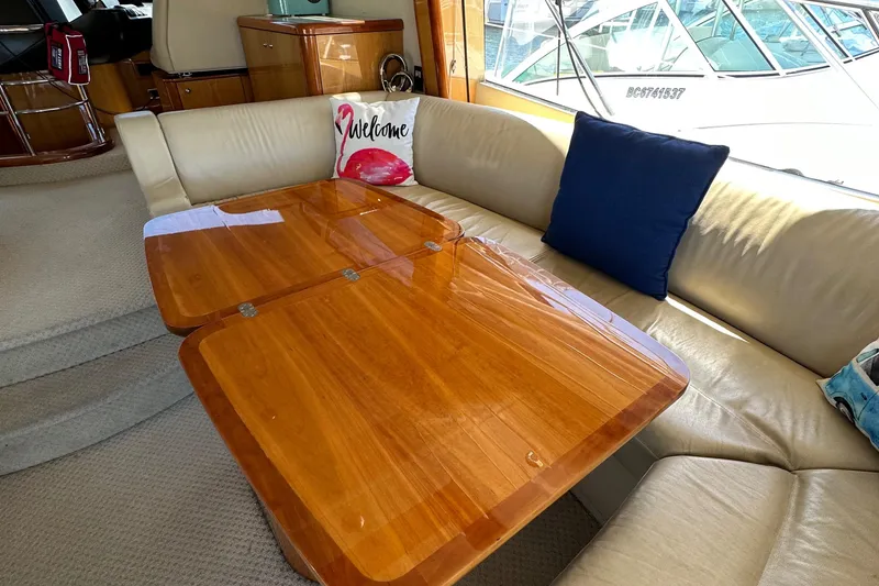 Slide: The Image of Interior of 2006 Sunseeker Manhattan 50 yacht. - 12