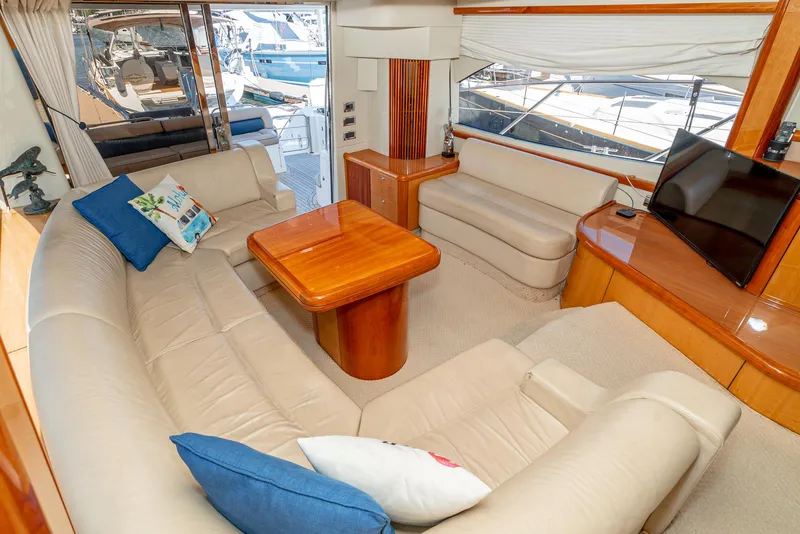 Slide: The Image of Port salon - 14