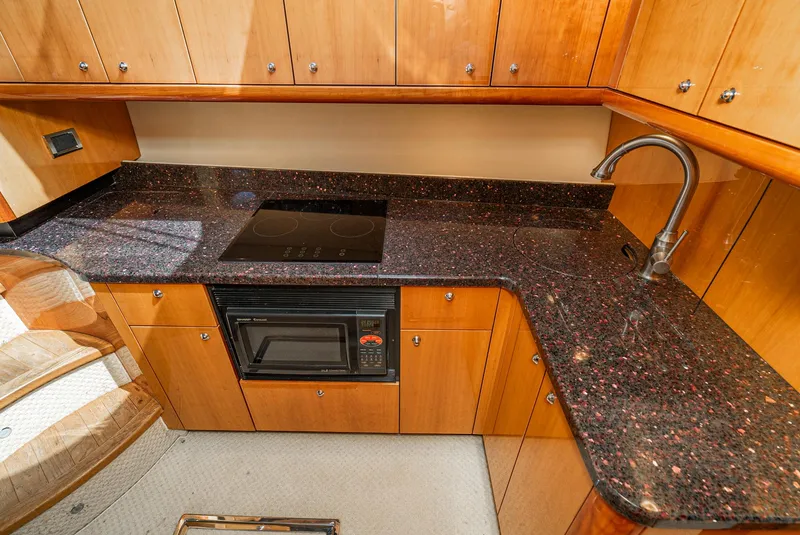Slide: The Image of Sink, cover top, microwave - 25
