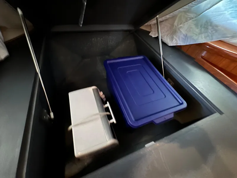 Slide: The Image of VIP berth storage - 32