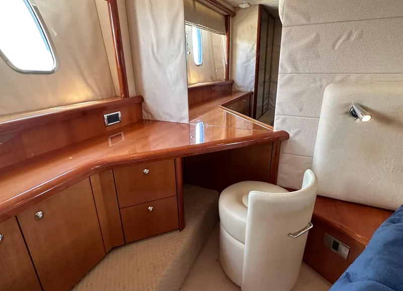 Slide: The Image of Interior of Sunseeker Manhattan 50 yacht, 2006 model. - 44