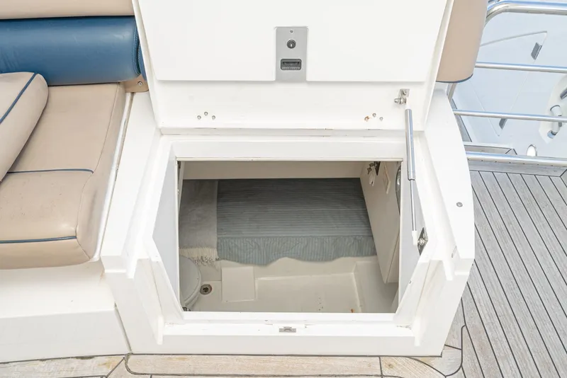 Slide: The Image of Crews quarters - 61