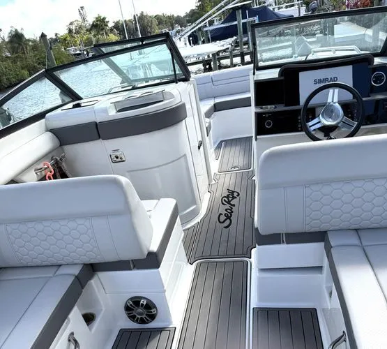 Slide: The Image of 2024 Sea Ray 270 Sdx - Image 13 - 13