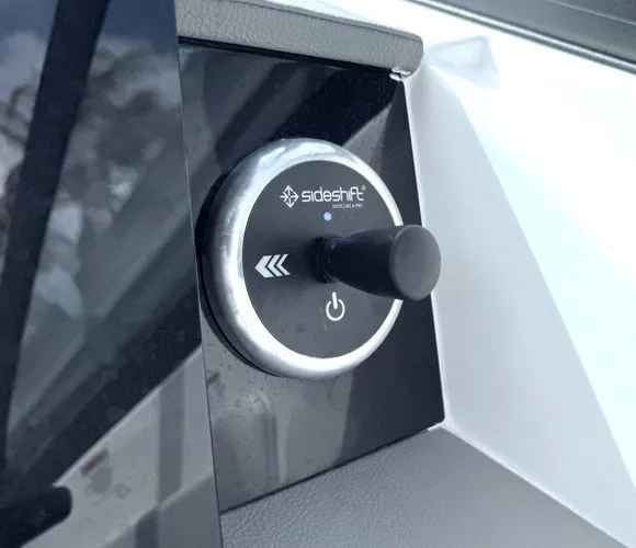 Slide: The Image of 2024 Sea Ray 270 Sdx - Image 18 - 18