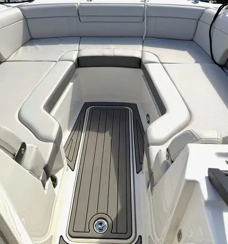 Slide: The Image of 2024 Sea Ray 270 Sdx - Image 21 - 21