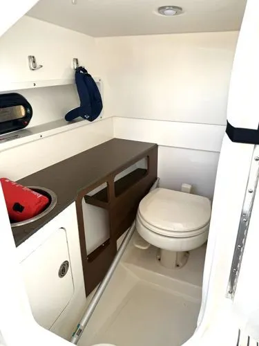 Slide: The Image of 2024 Sea Ray 270 Sdx - Image 25 - 25