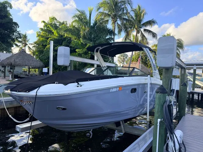 Slide: The Image of 2024 Sea Ray 270 Sdx - Image 31 - 31